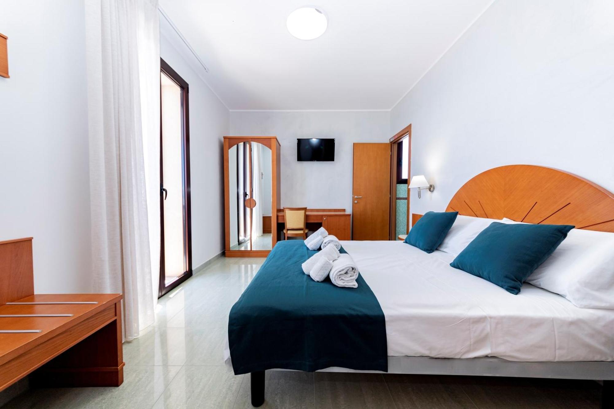 Hotel Alba Torre Lapillo Buitenkant foto