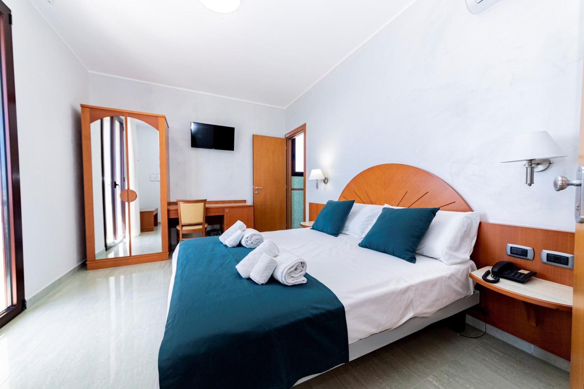 Hotel Alba Torre Lapillo Buitenkant foto