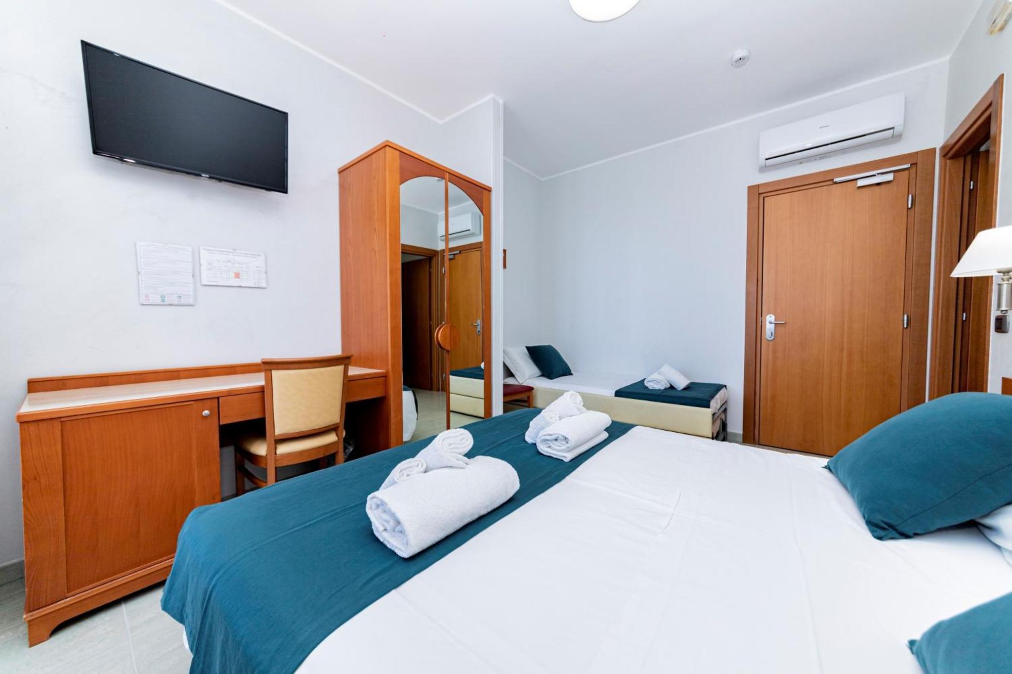 Hotel Alba Torre Lapillo Buitenkant foto