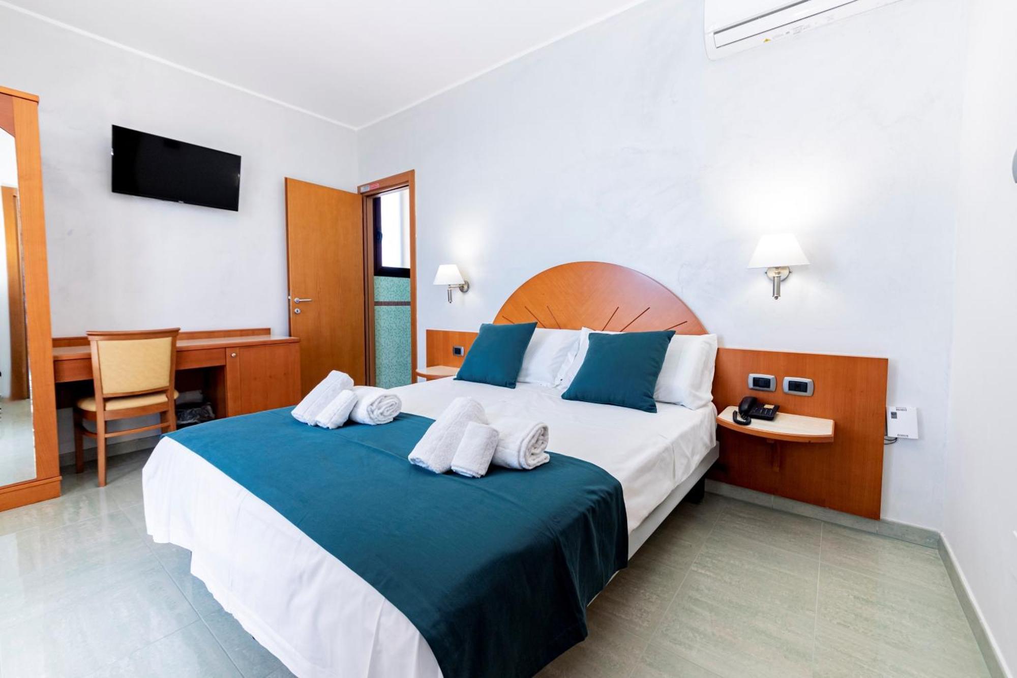 Hotel Alba Torre Lapillo Buitenkant foto