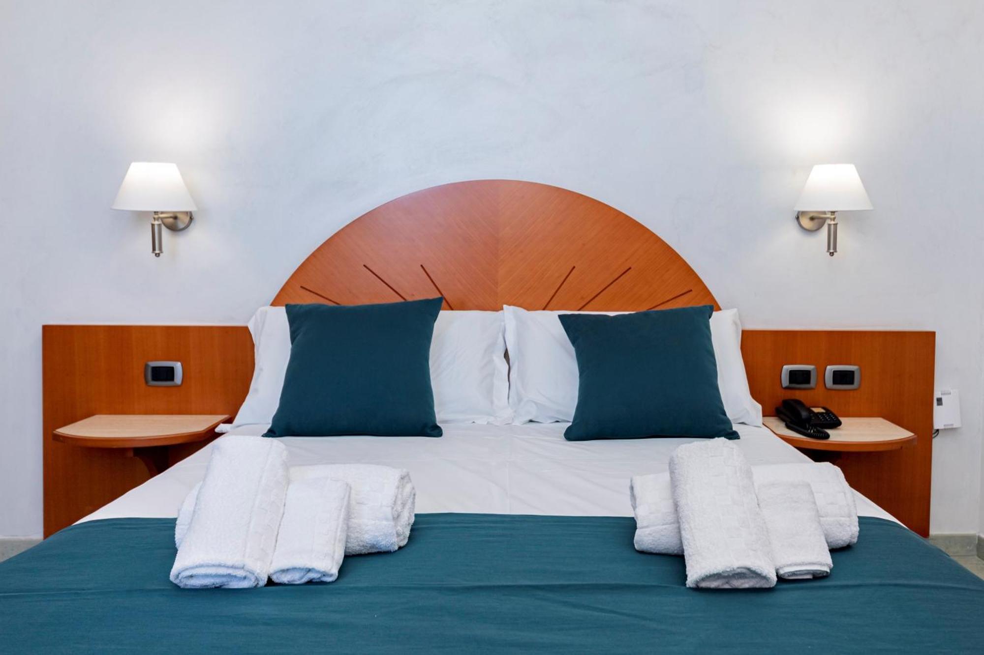 Hotel Alba Torre Lapillo Buitenkant foto