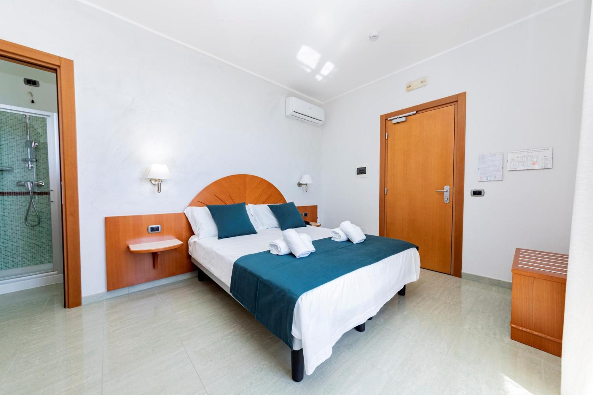 Hotel Alba Torre Lapillo Buitenkant foto