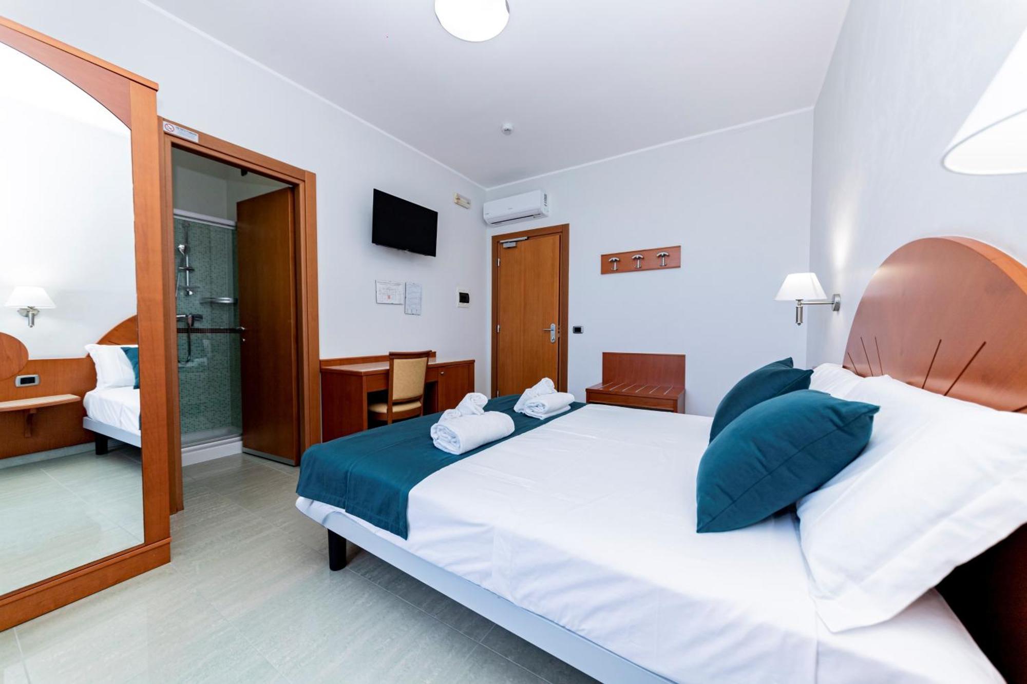 Hotel Alba Torre Lapillo Buitenkant foto