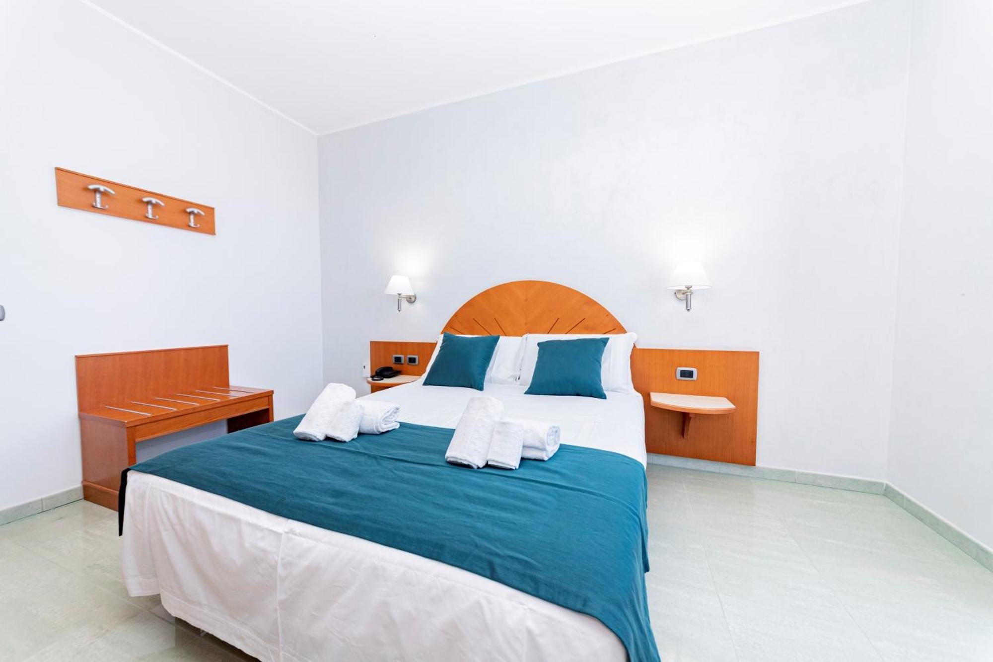 Hotel Alba Torre Lapillo Buitenkant foto