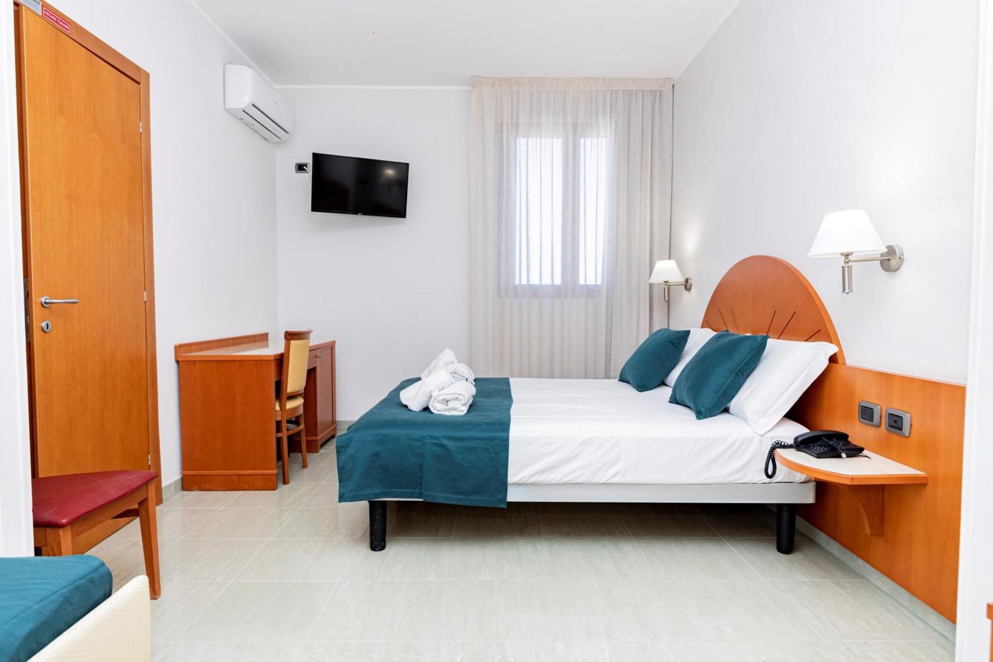 Hotel Alba Torre Lapillo Buitenkant foto