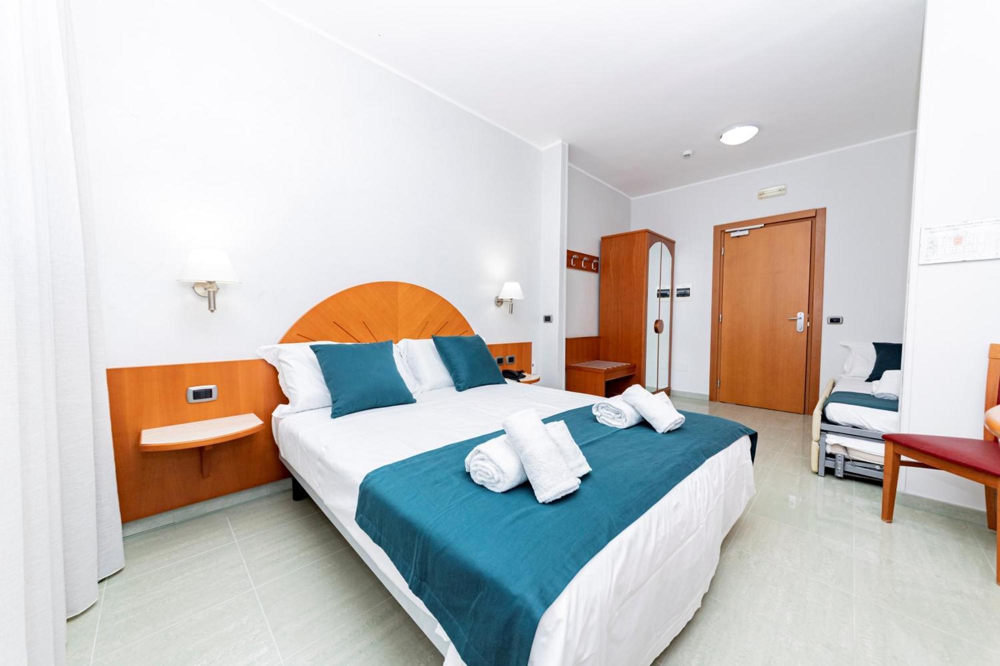 Hotel Alba Torre Lapillo Buitenkant foto