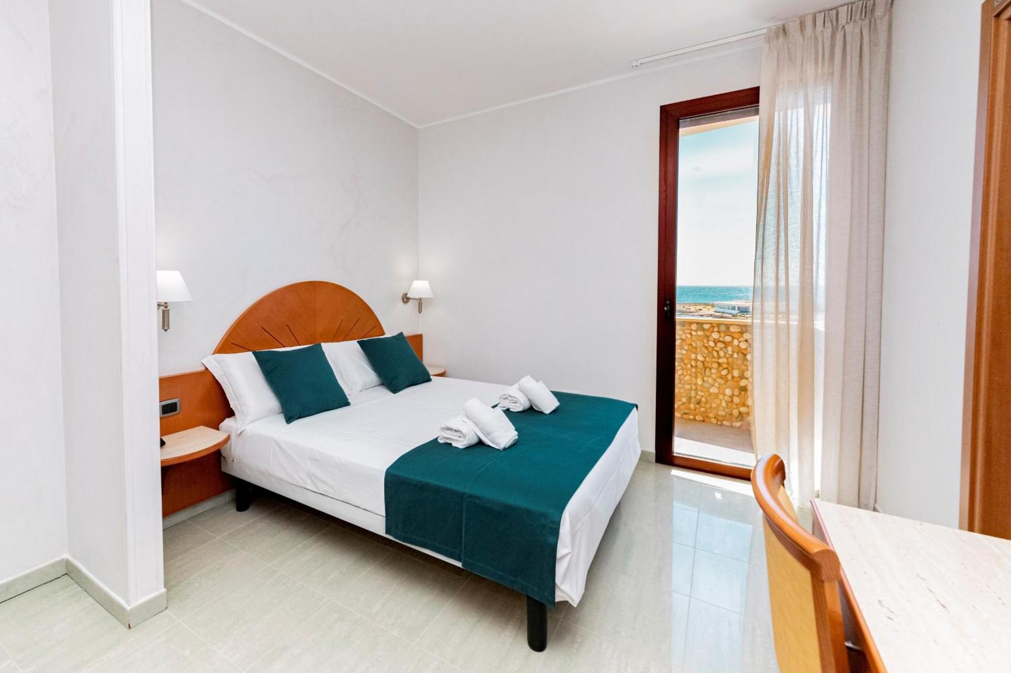 Hotel Alba Torre Lapillo Buitenkant foto